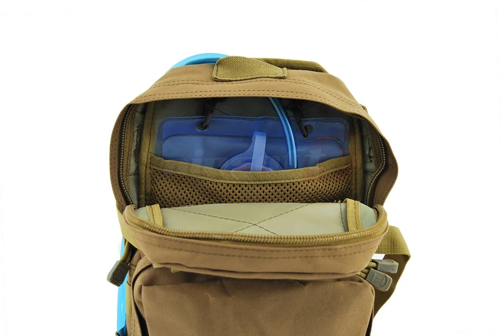 8Fields Coyote Hydration Pack 5