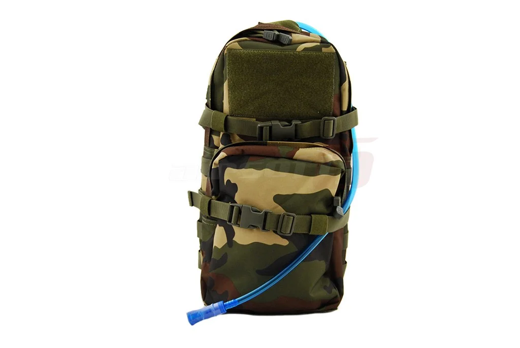 8Fields Hydration Pack Woodland 4