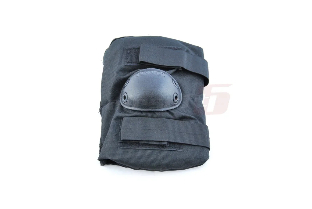 8Fields Knee and Elbow Pads Set Black 4