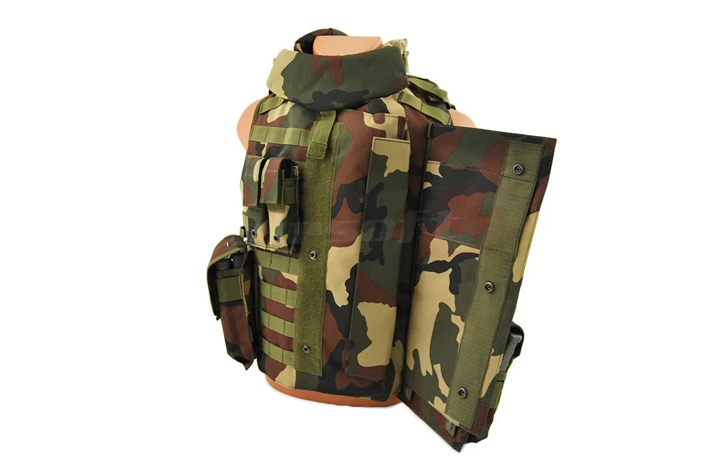 8Fields Tactical Vest Interceptor Woodland 6