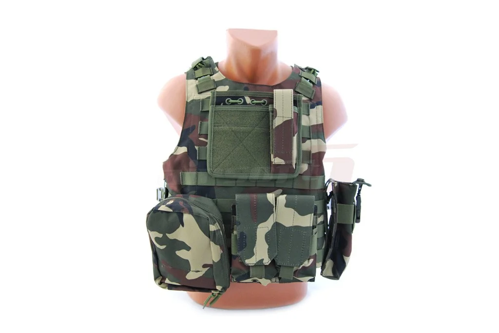 8Fields Tactical Vest AAV FSBE Woodland 2