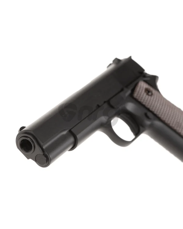 The text "AW Custom M1911" remains the same in English as it refers to a specific model of a gun, which is a proper noun. 4