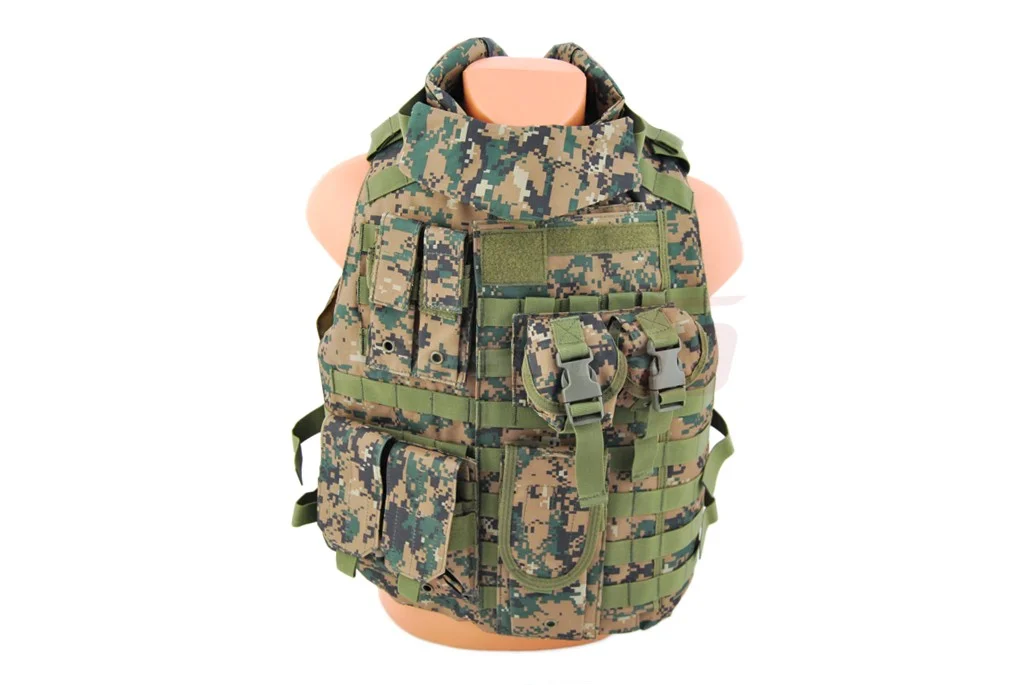 8Fields Tactical Vest Interceptor Digital Woodland 5