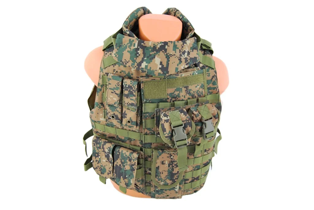 8Fields Tactical Vest Interceptor Digital Woodland 4