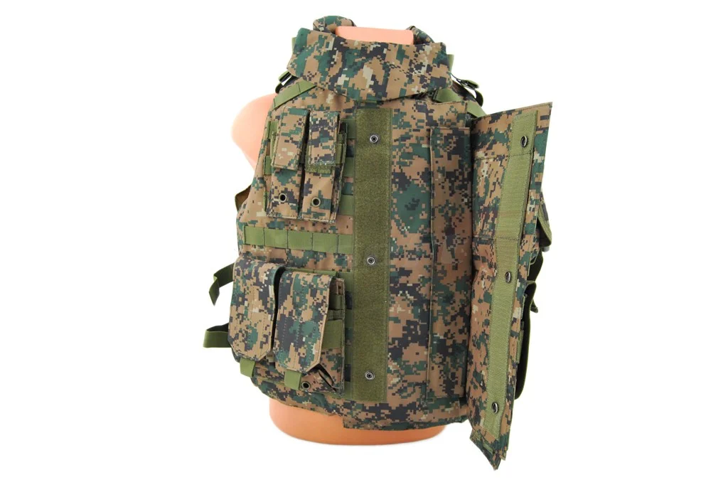 8Fields Tactical Vest Interceptor Digital Woodland 3