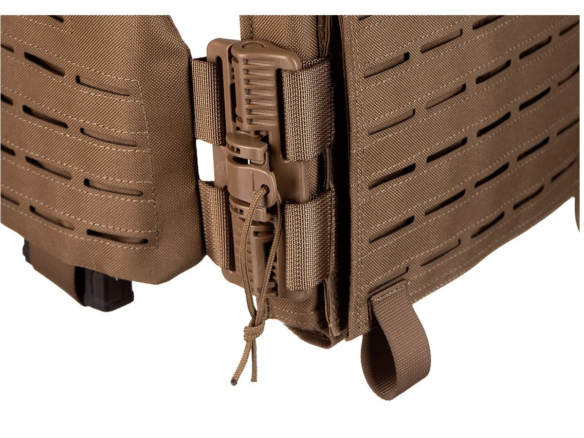 Invader Gear Reaper QRB Coyote Tactical Vest 3